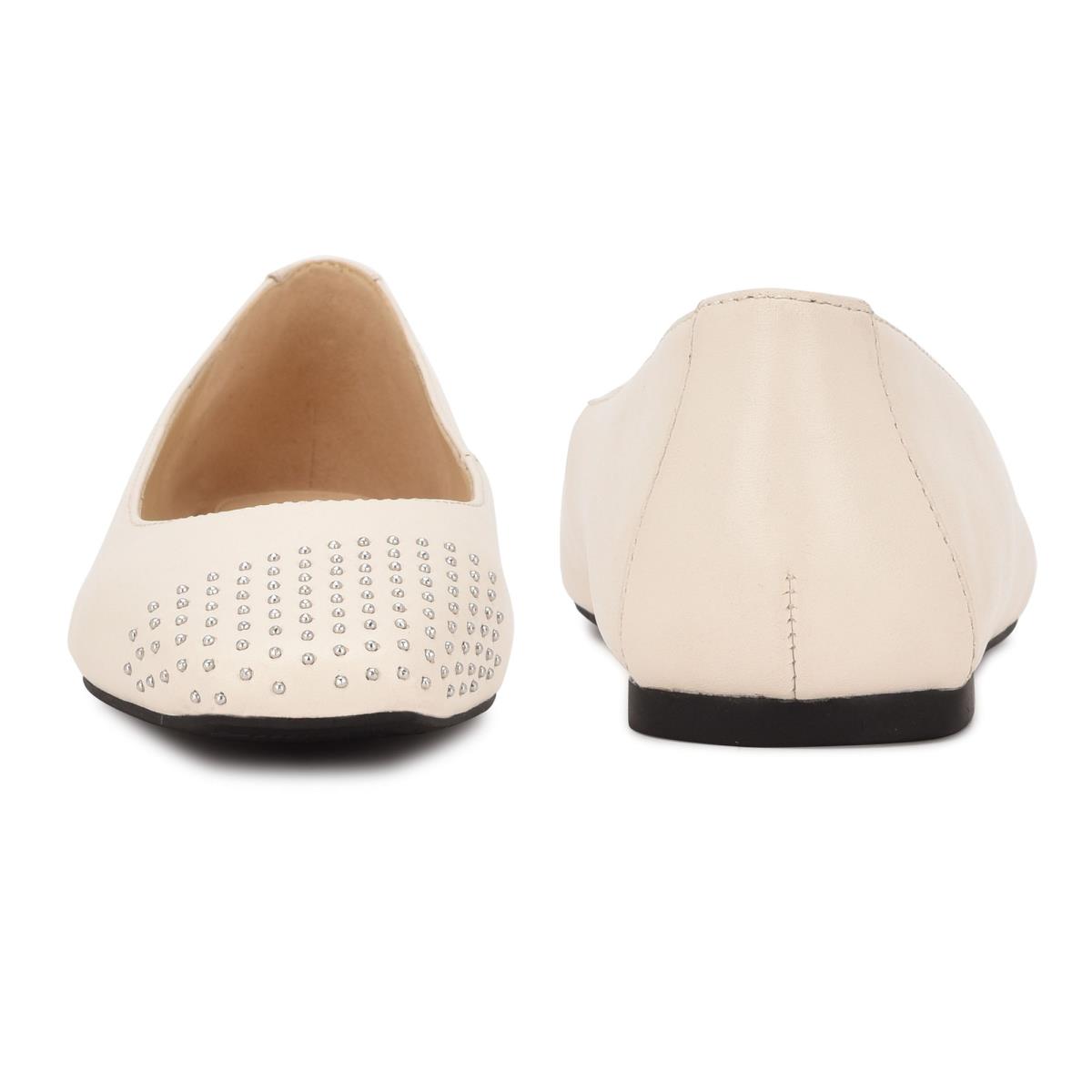 Ballerinas Nine West Aloha Studded Square-Puntera Creme | 8534EWRMI