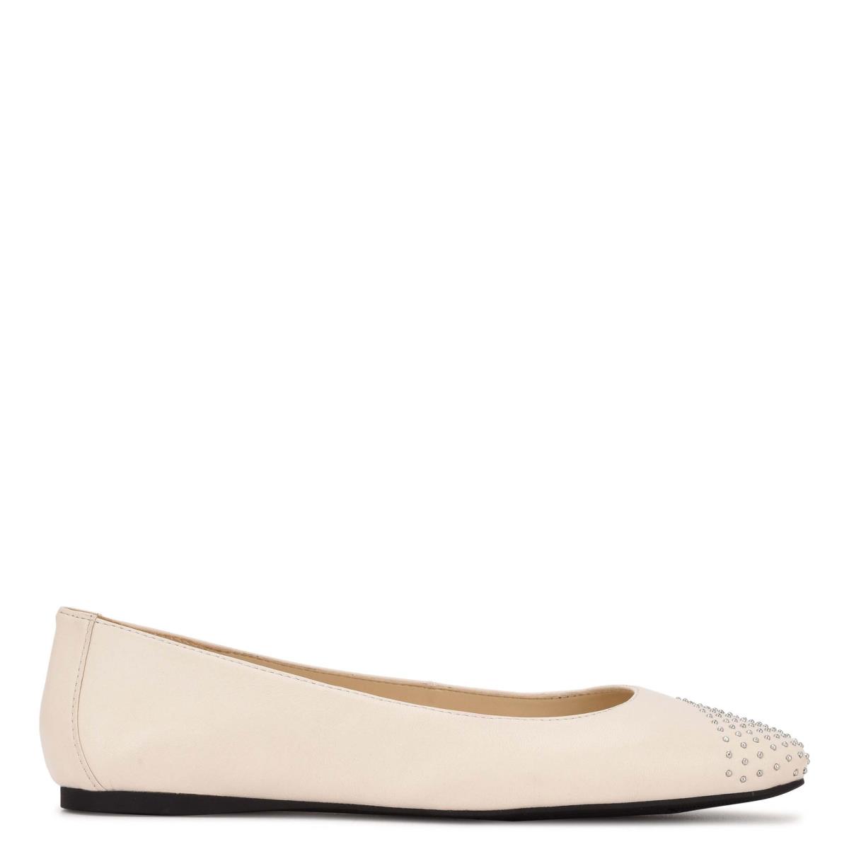 Ballerinas Nine West Aloha Studded Square-Puntera Creme | 8534EWRMI